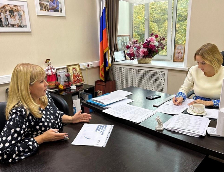 На рабочей встрече с Уполномоченным при Президенте РФ по правам ребёнка Марией Алексеевной Львовой-Беловой обсудили вопросы, требующие проработки на федеральном уровне. 