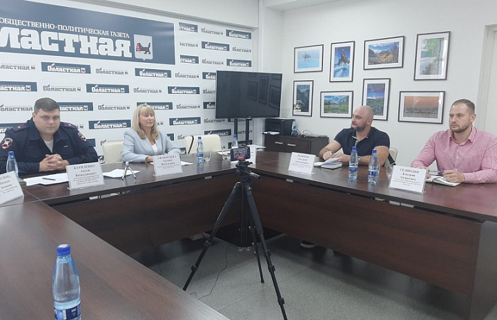 Сегодня Татьяна Афанасьева приняла участие в пресс-конференции на тему: «Безопасность детей на дороге», которая состоялась в пресс-центре газеты «Областная».