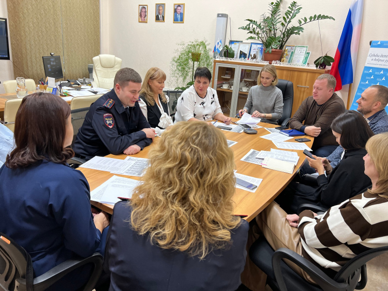 24 ноября в аппарате Уполномоченного состоялась рабочая группа "Безопасность детства" в зимний период